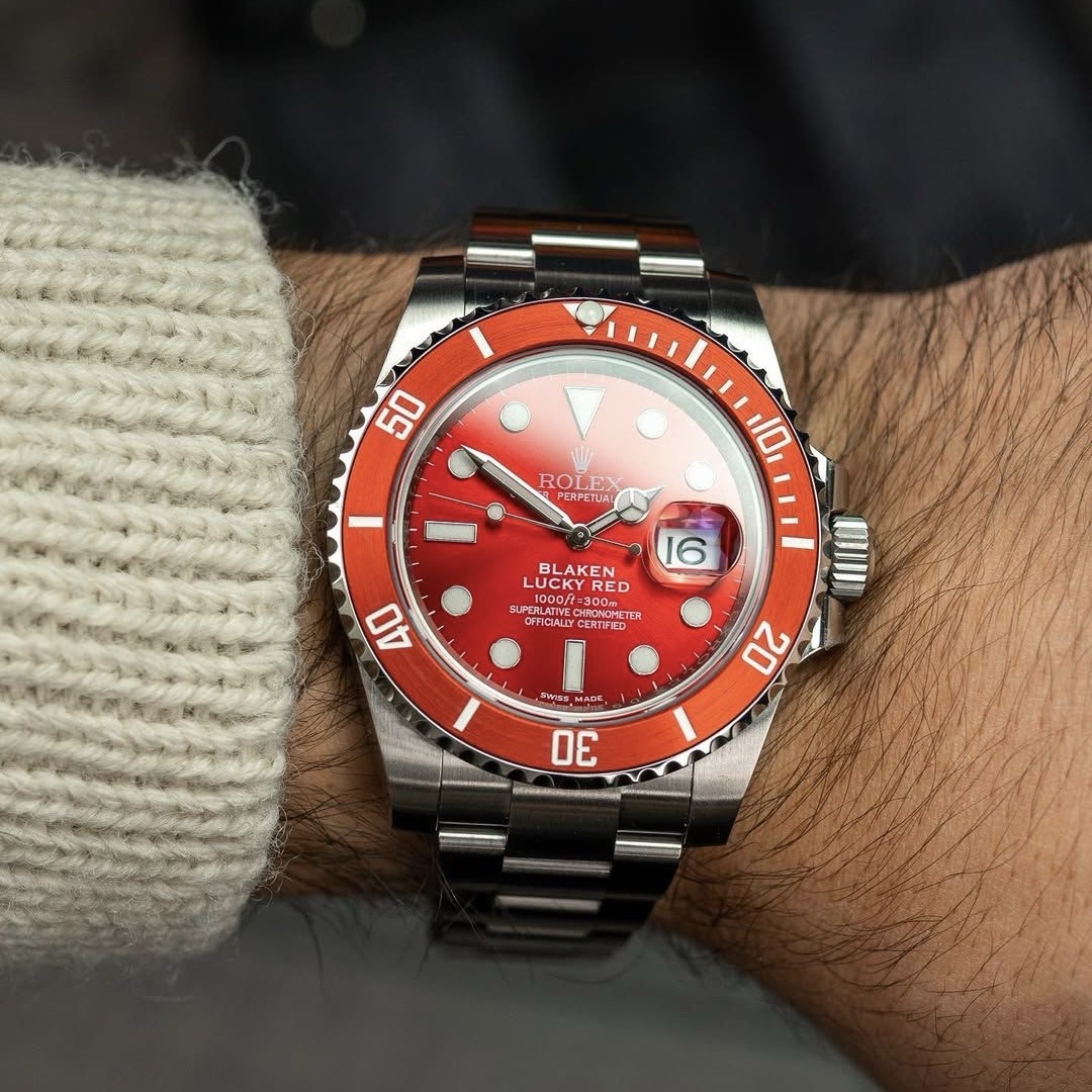 042527d0-1d90-4f84-bcfe-275221f1ef42-2 Rolex Submariner Red - Image 1