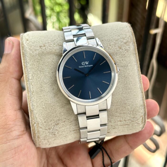 Daniel Wellington Iconic Link Arctic Watch – Silver Stainless Steel Edition - Image 2